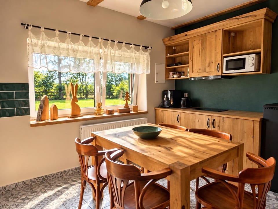 Kitchen or kitchenette, pet friendly, stove