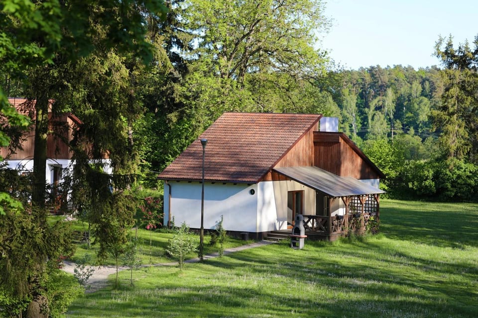 Property building, Spring, Day, Natural landscape, Garden, Garden view