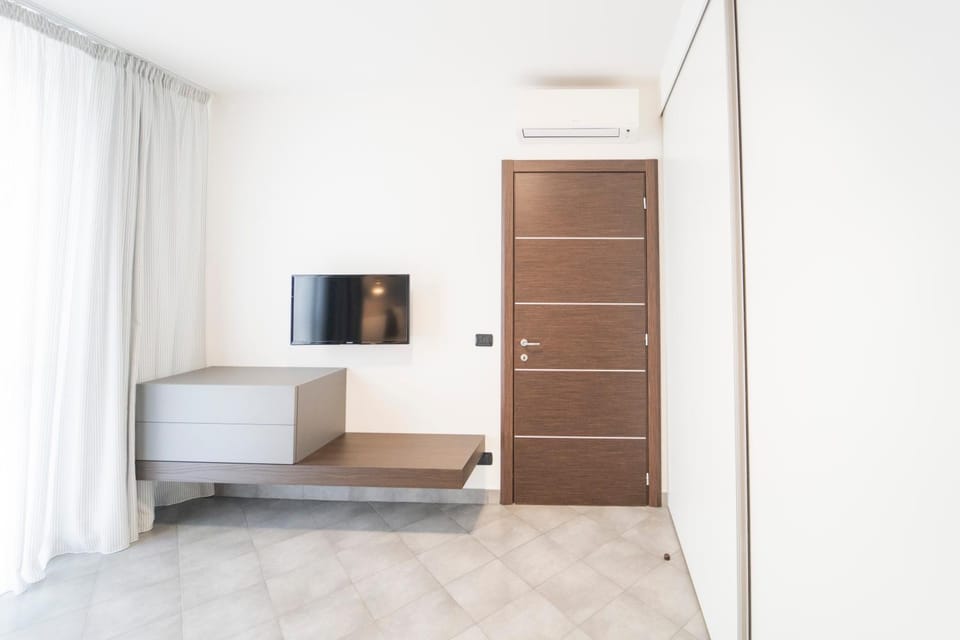 TV and multimedia, Bedroom, furniture, locker