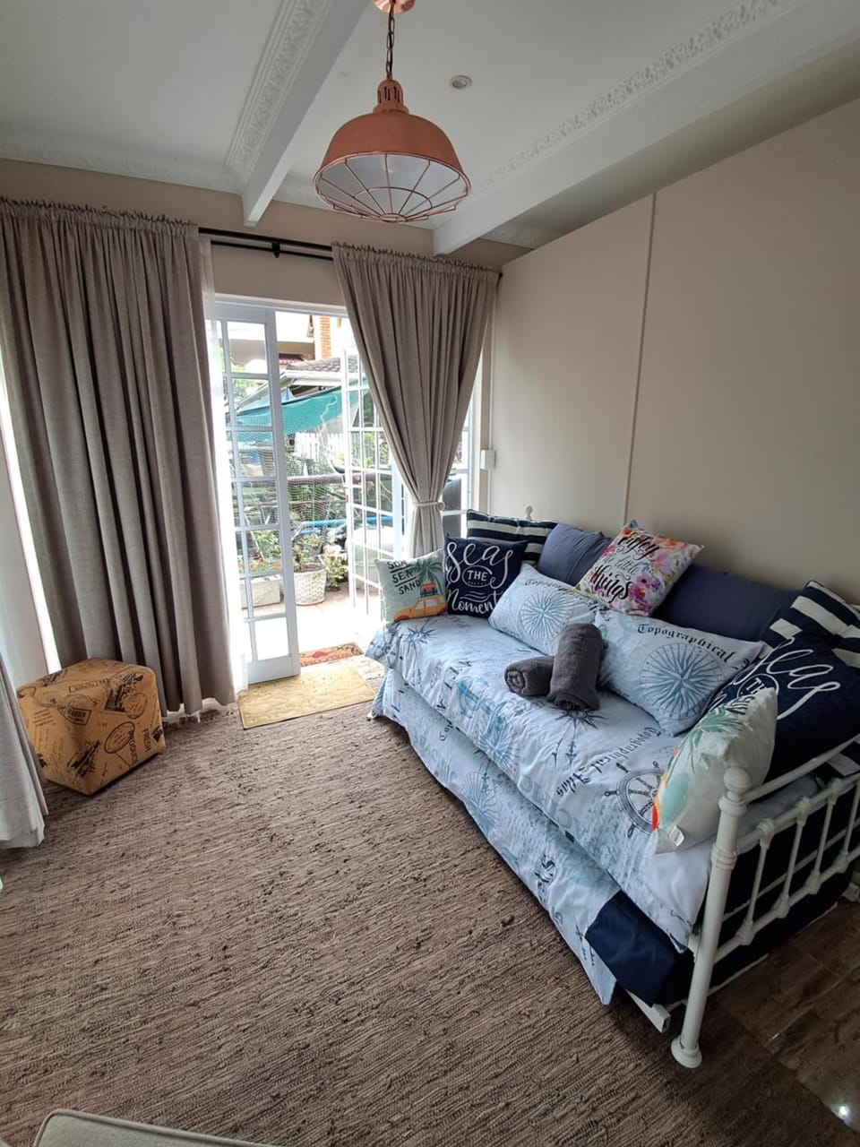 Bed, Living room, Seating area