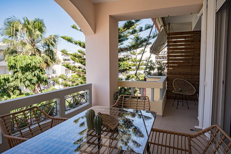 Patio, Day, View (from property/room), Balcony/Terrace, Living room, Seating area, Dining area, Inner courtyard view