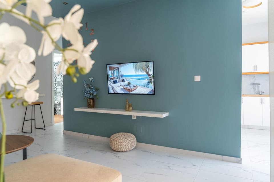 TV and multimedia, Living room, Photo of the whole room, Seating area
