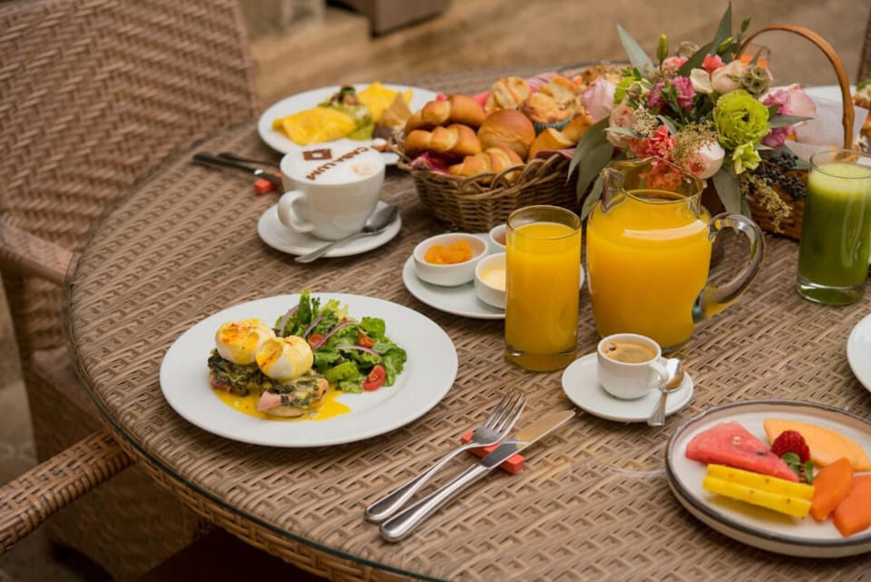 Patio, Restaurant/places to eat, Food and drinks, Decorative detail, Breakfast
