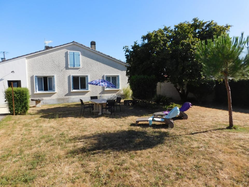 gîte MMR House in Nouvelle-Aquitaine