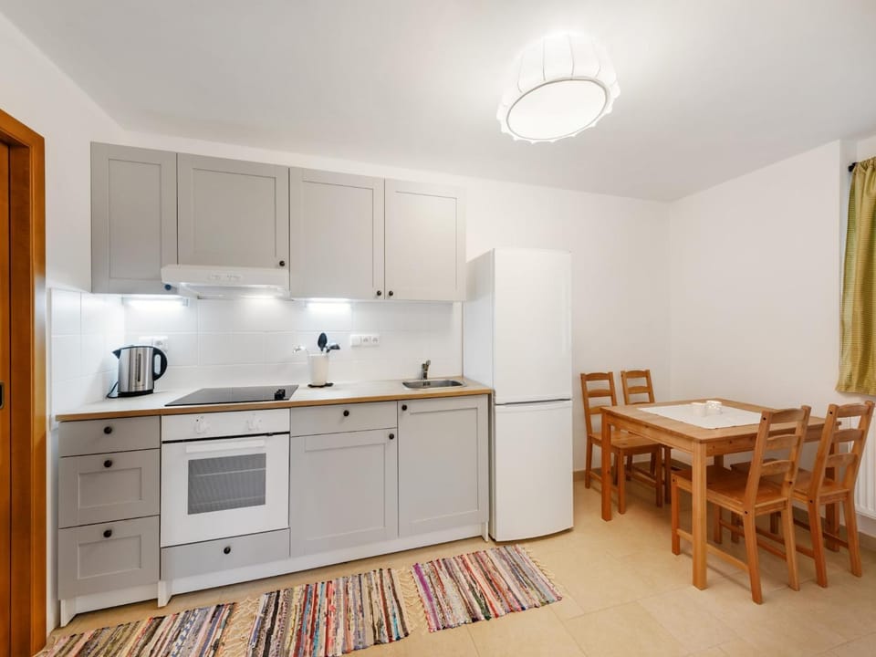 Kitchen or kitchenette, Other, Dining area