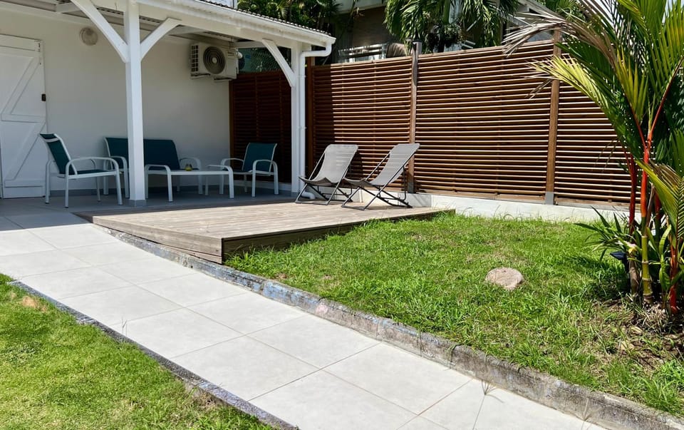 Patio, Garden, Garden view, sunbed