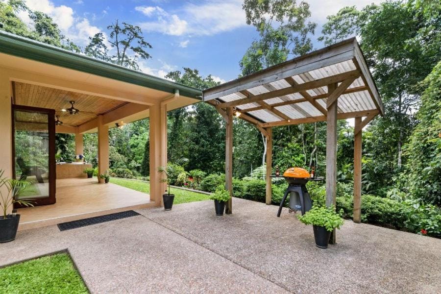 BBQ facilities, Balcony/Terrace