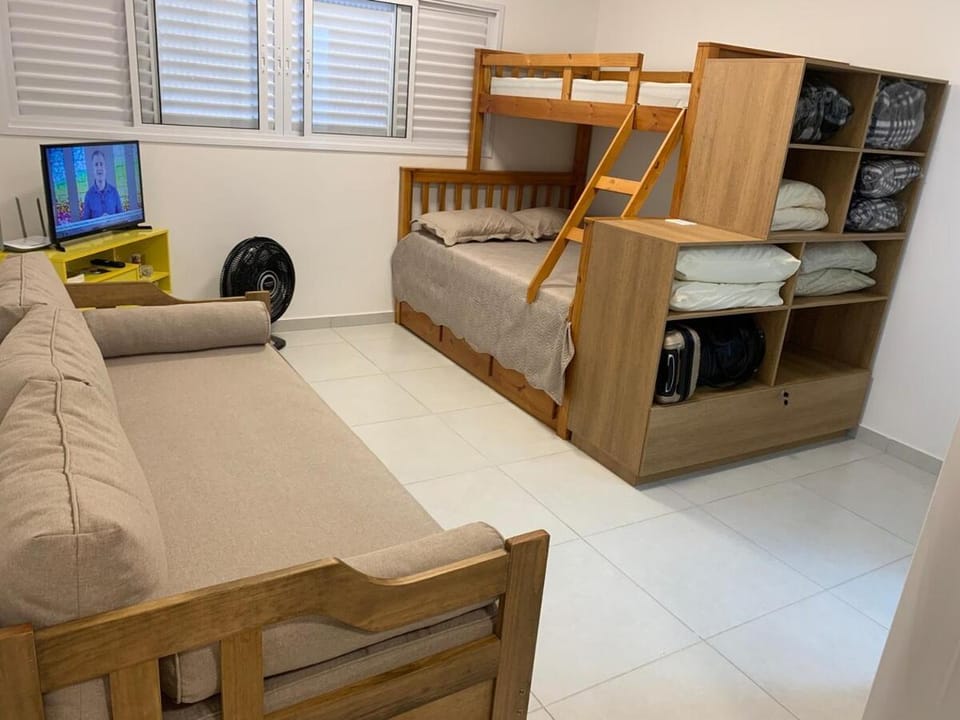Bed, TV and multimedia, Photo of the whole room, Bedroom, bunk bed