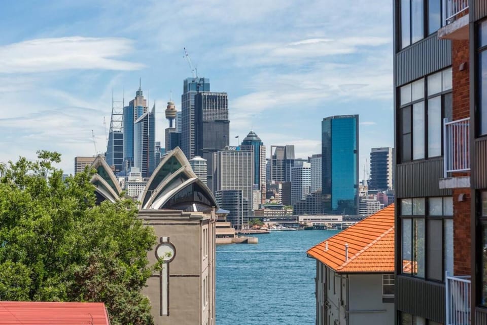Latitude -Kirribilli Apartment Opera House Views Apartment in Sydney