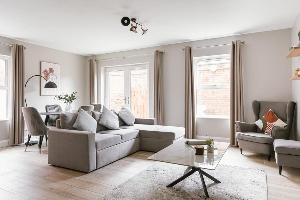 Living room, Dining area