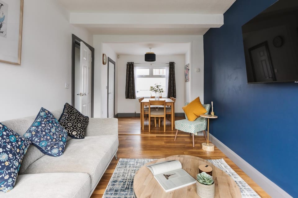 TV and multimedia, Living room, Dining area