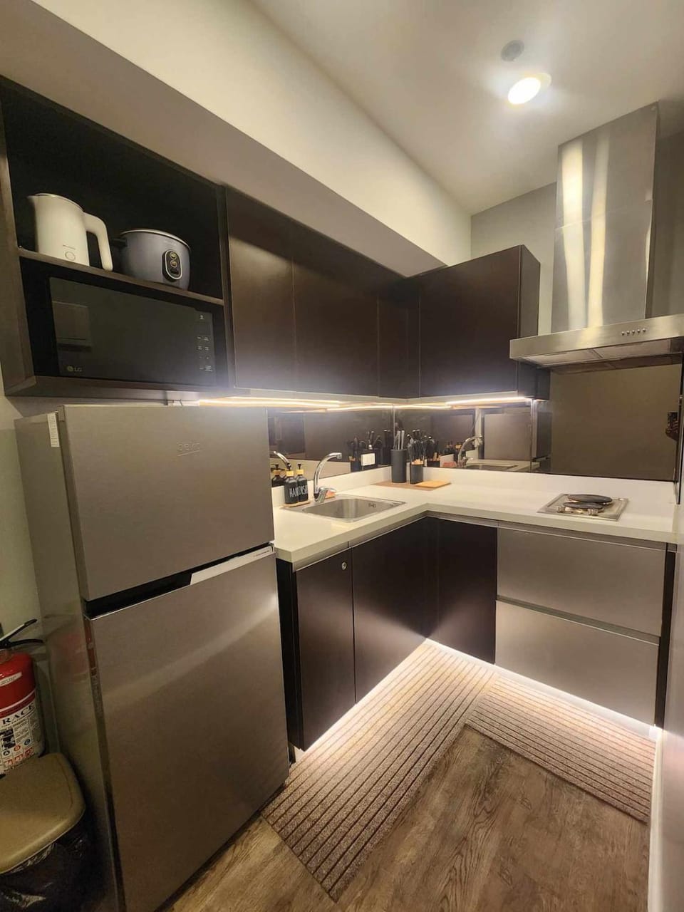 Kitchen or kitchenette, oven, stove