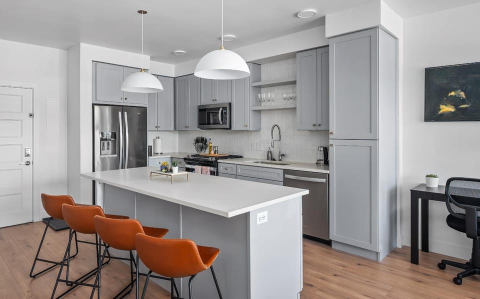 Dining area, kitchen