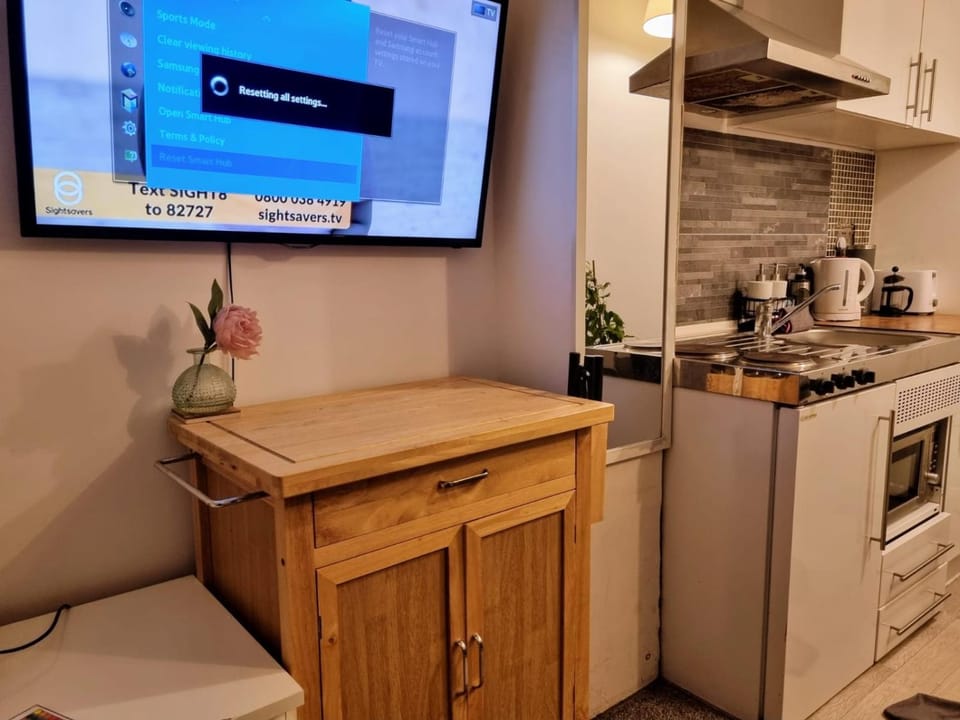 TV and multimedia, Kitchen or kitchenette