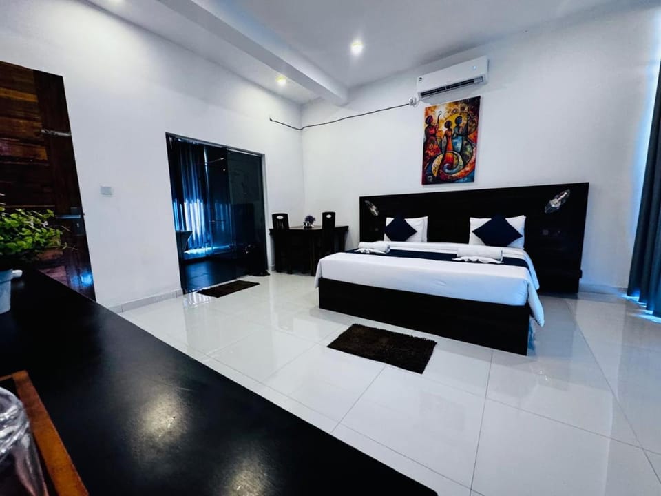 HOTEL Pearl White Residency Hotel in Central Province