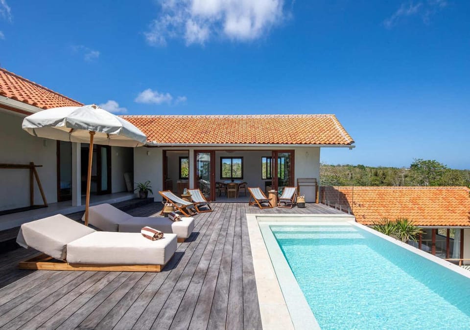 Property building, Natural landscape, Sea view, Swimming pool
