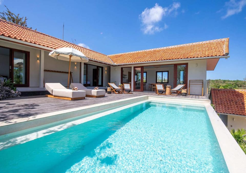 Property building, Natural landscape, Sea view, Swimming pool
