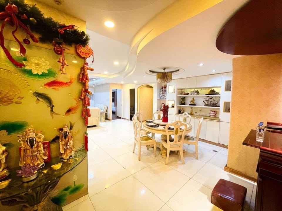 Stunning 3BR with Sunset View near Dolomite Beach Apartment in Manila City