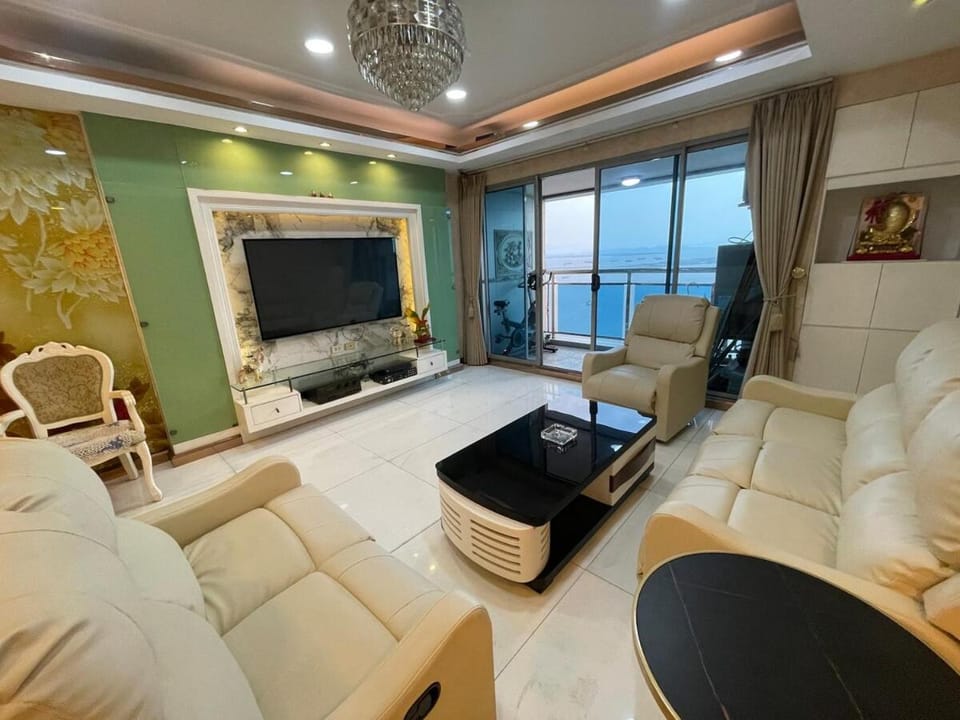 Stunning 3BR with Sunset View near Dolomite Beach Apartment in Manila City