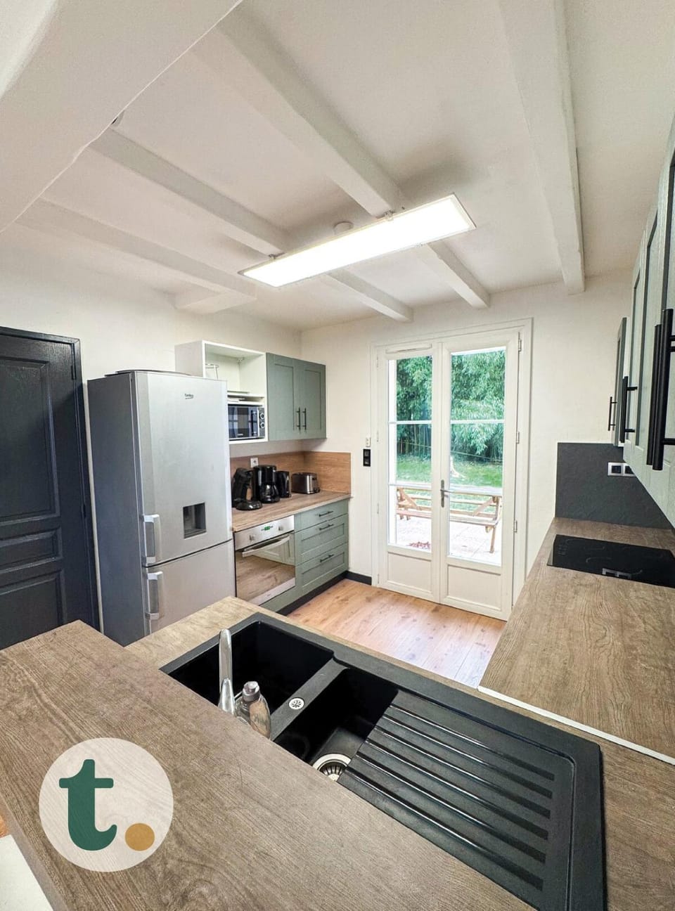 Kitchen or kitchenette, oven, stove