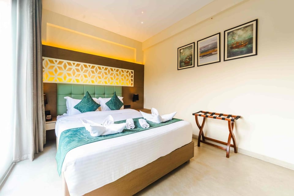 Bed, Photo of the whole room, Bedroom