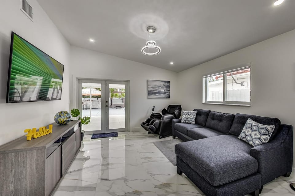 TV and multimedia, Living room, Seating area