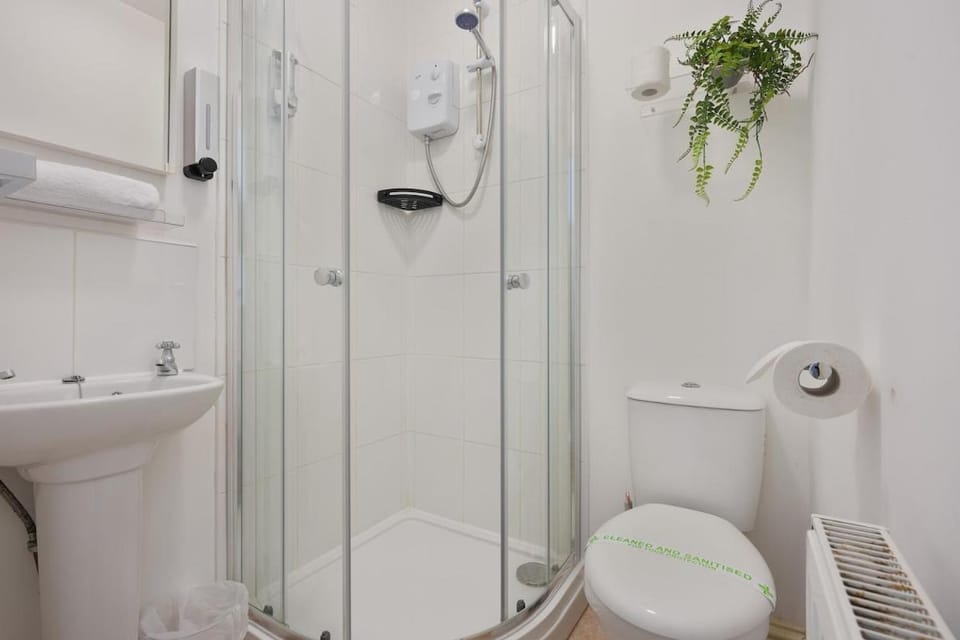 Comfortable Ensuite Rooms and Ample Street Parking Bed and Breakfast in Doncaster