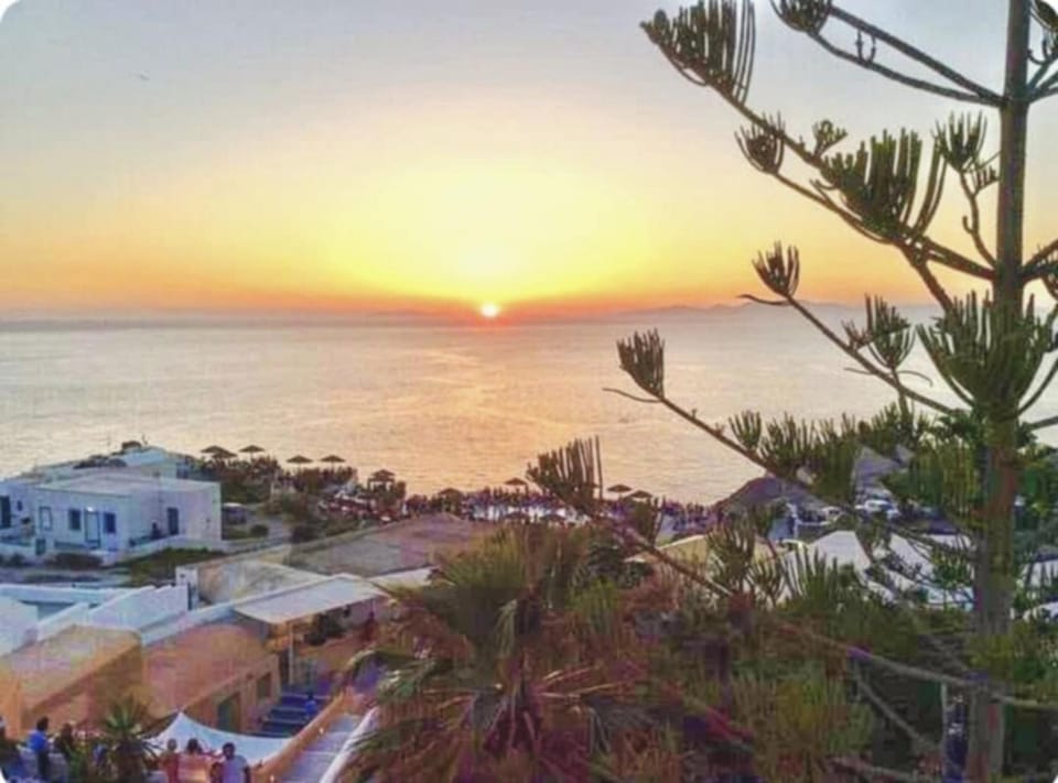 Property building, Balcony/Terrace, Balcony/Terrace, Sunset