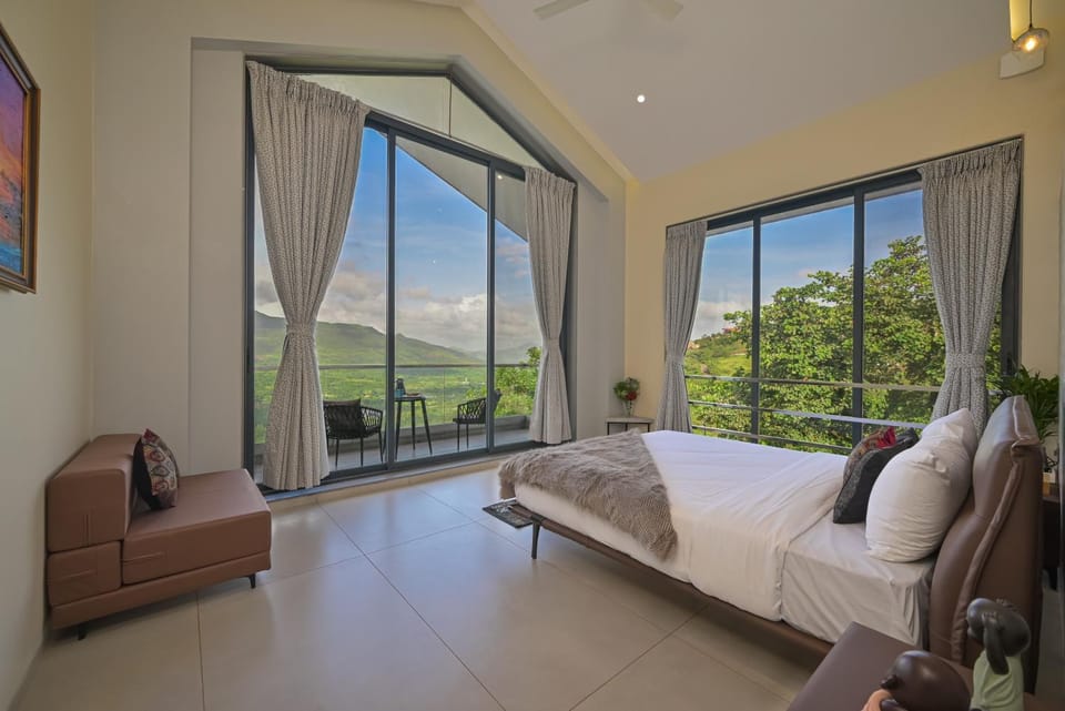 Bed, Balcony/Terrace, Seating area, Bedroom