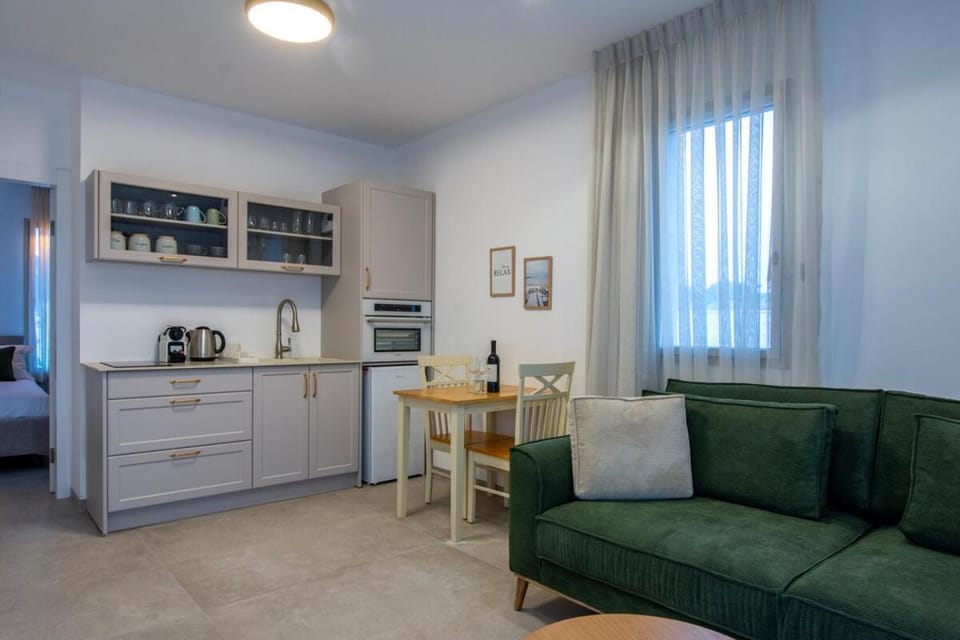 Kitchen or kitchenette, Living room, Dining area