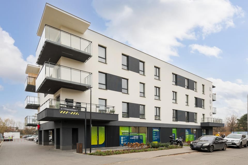 Property building, Neighbourhood, Location