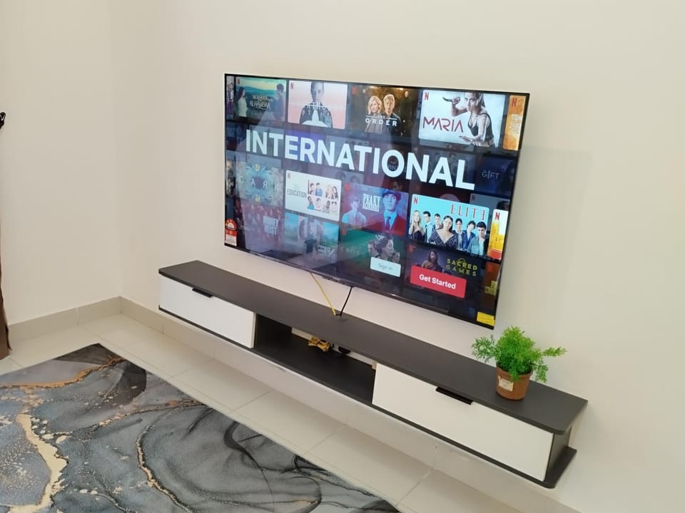 Communal lounge/ TV room, TV and multimedia, Evening entertainment