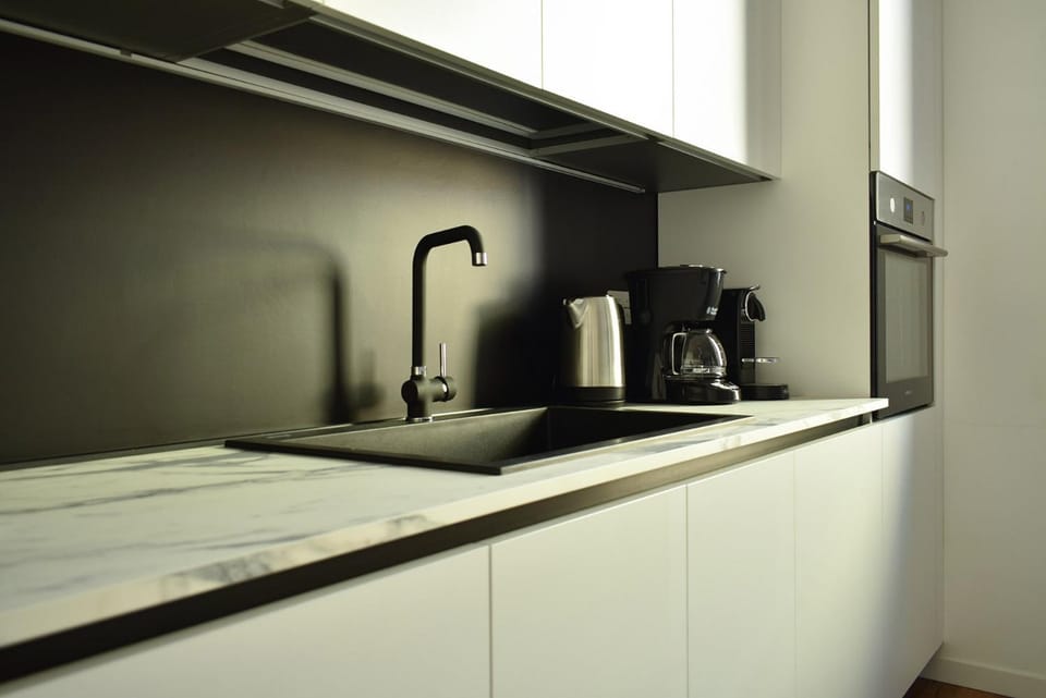 Coffee/tea facilities, Kitchen or kitchenette, oven