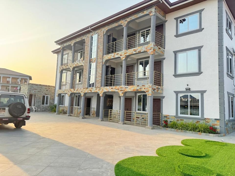 Ann luxurious Apartments 5 Apartment in Accra