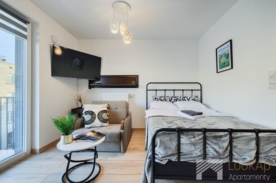 Bed, TV and multimedia, Photo of the whole room