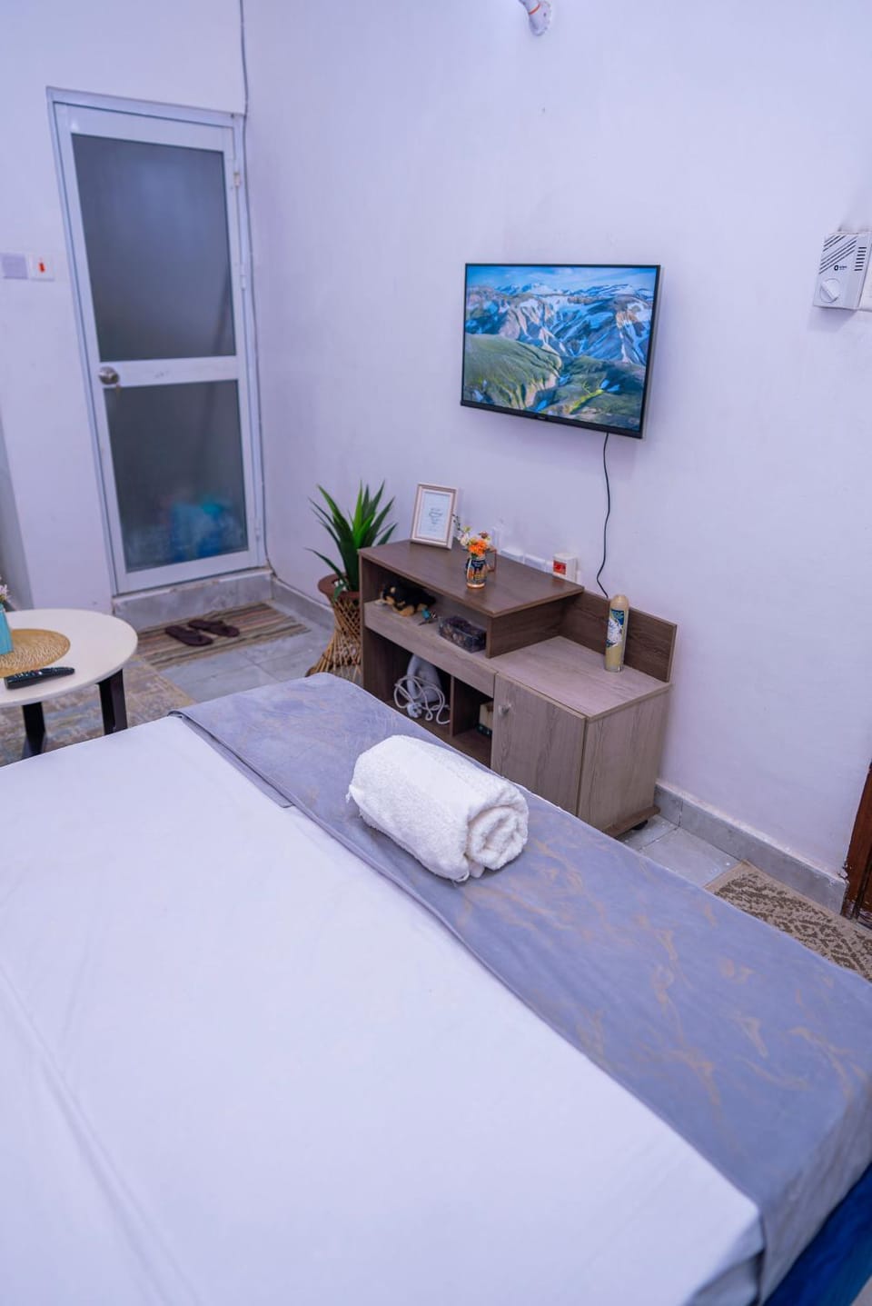 Affordable Modern Studio with WiFi Netflix In Bamburi Mtambo Near Beach & Town Apartment in Mombasa County