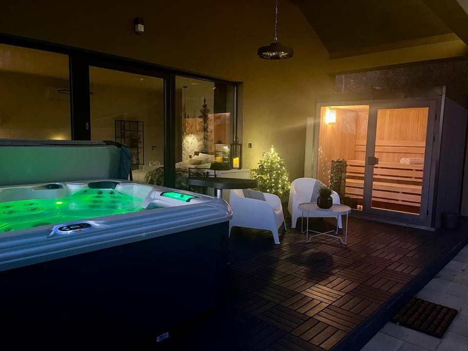 Hot Tub, Spa and wellness centre/facilities