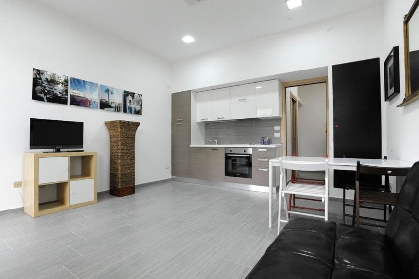 Communal lounge/ TV room, TV and multimedia, Kitchen or kitchenette, Dining area, Evening entertainment, oven