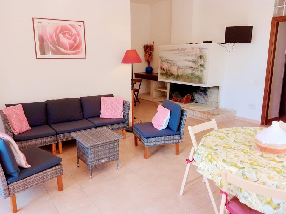 TV and multimedia, Living room, Dining area