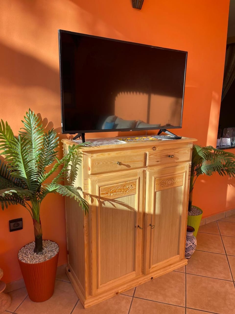 Communal lounge/ TV room
