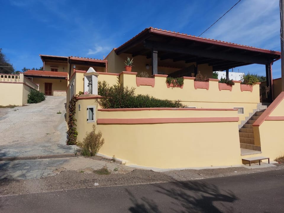 Bilocale in villa bifamiliare con magnifica vista Apartment in Apulia