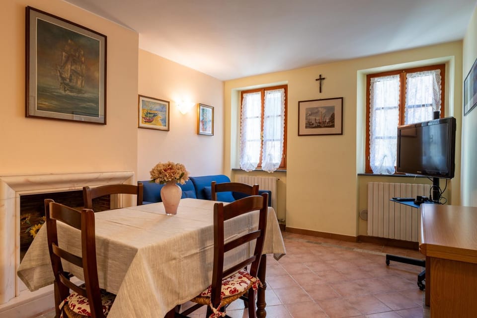 TV and multimedia, Dining area