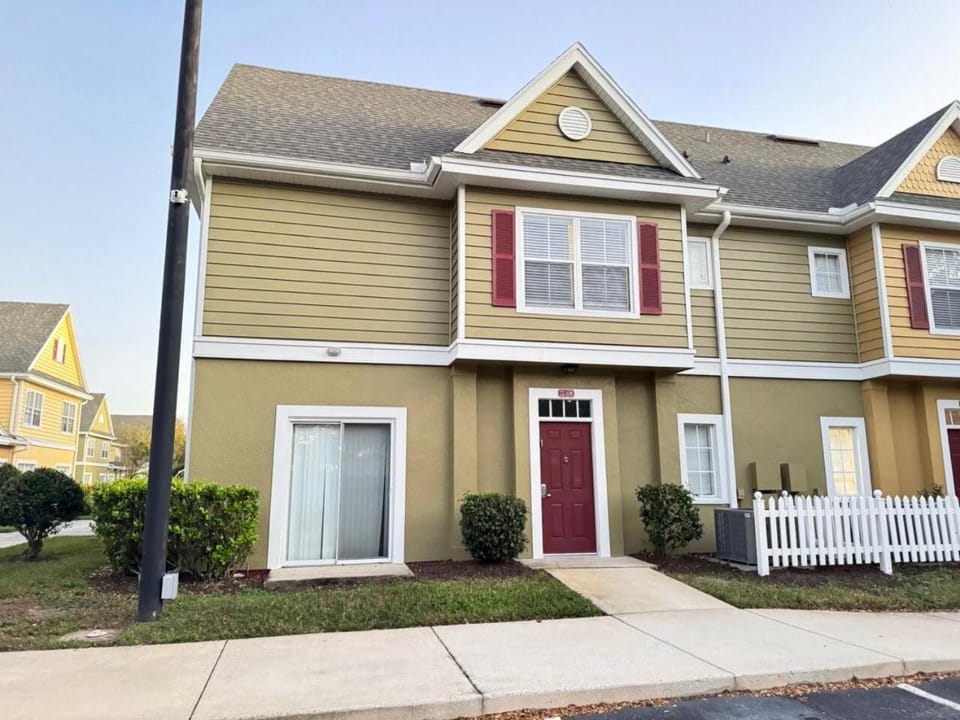 4 Bedroom 3 Bathroom Villas At SevenDwarfs 22-108 House in Kissimmee