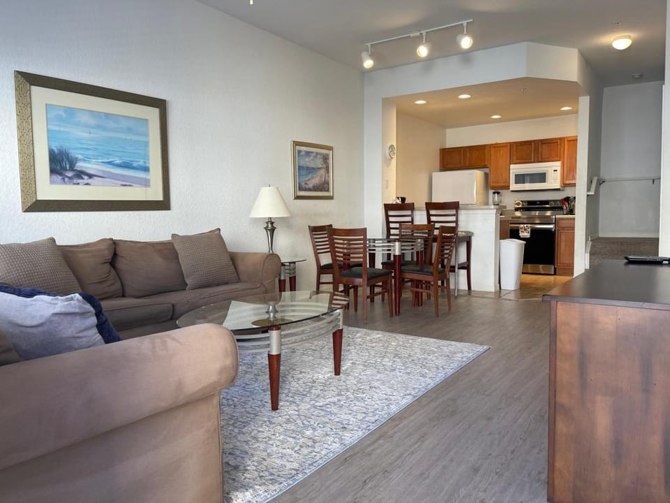 3 Bedroom 2 Bathroom Villas At SevenDwarfs 19-106 House in Kissimmee