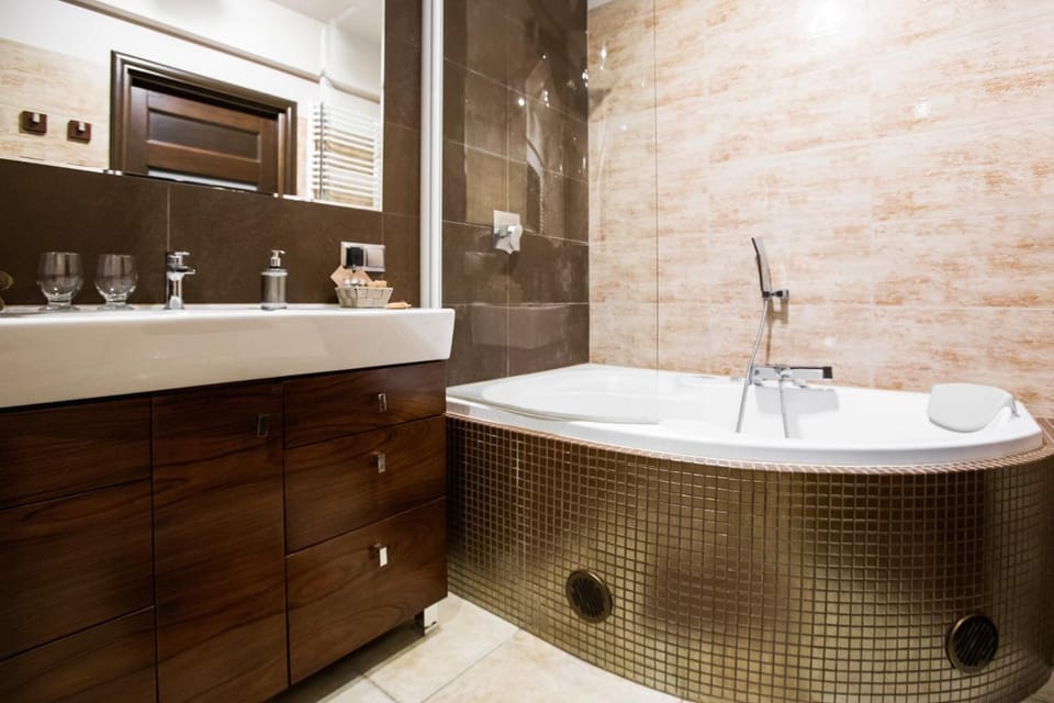 Bathroom, Bath