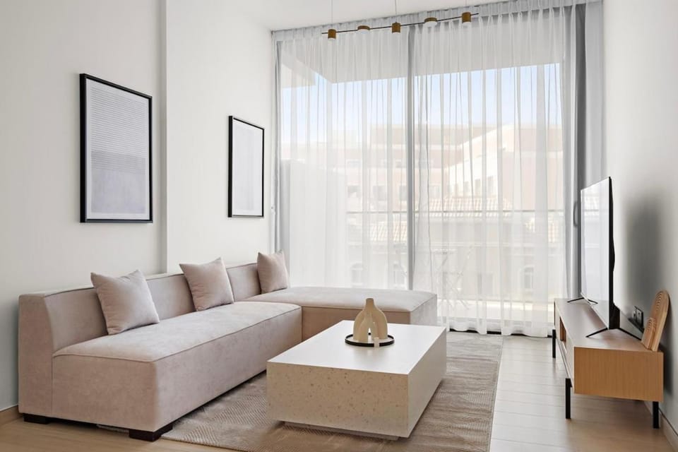 Stunning 1 br modern luxury residence at JVC Apartment in Dubai