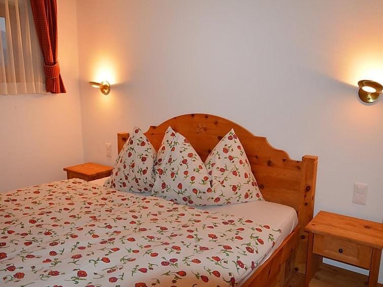 Suite best space for a couple on top of the world Apartment in Samedan