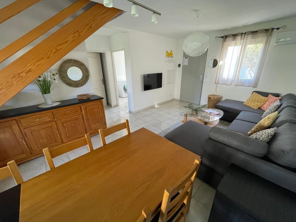 TV and multimedia, Dining area