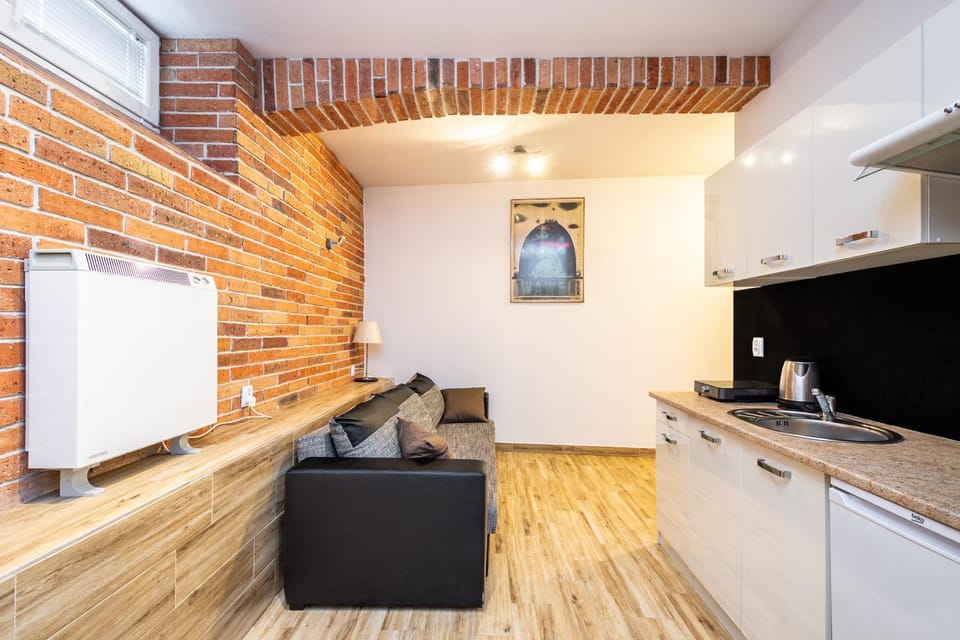Kitchen or kitchenette, Seating area