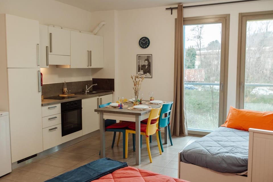 Living room, Dining area, oven, stove